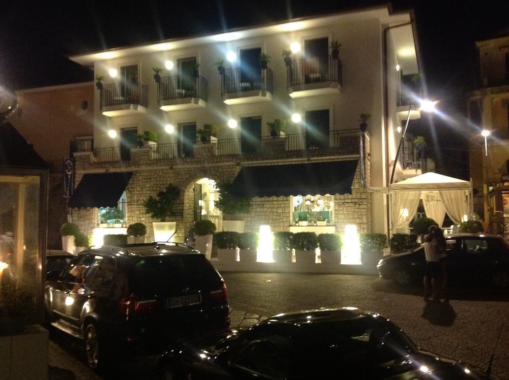 Le Ancore Hotel Vico Equense Extérieur photo